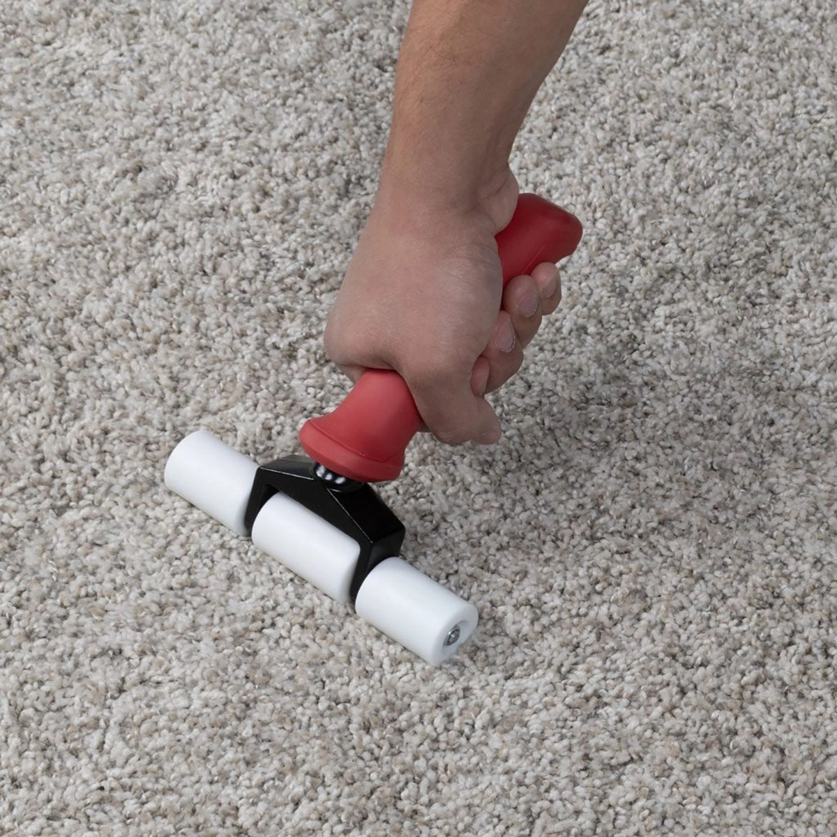 ROBERTS 6" Pro Cut Pile Carpet Seam Roller is specifically designed for seaming cut-pile carpet