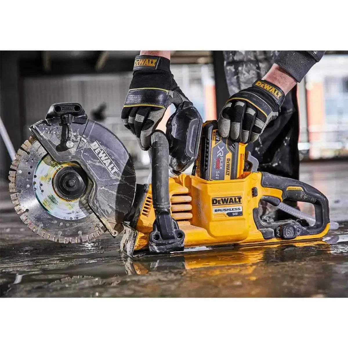 Dewalt flexvolt dcs690 hotsell