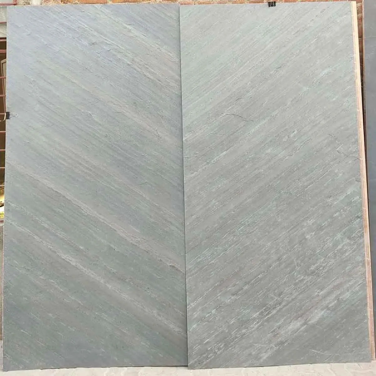 VersaLite Ultraflex Bookmatch Stone Veneer Ocean Black