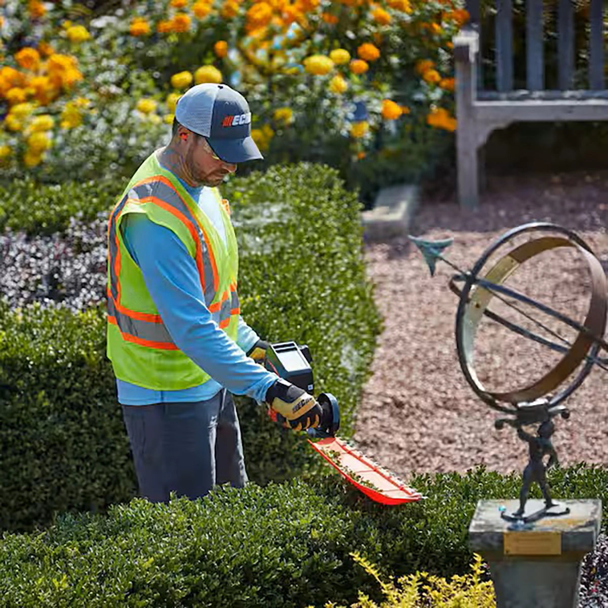 ECHO DHCS-2800R1 Hedge Trimmer w/ Battery & Rapid Charger