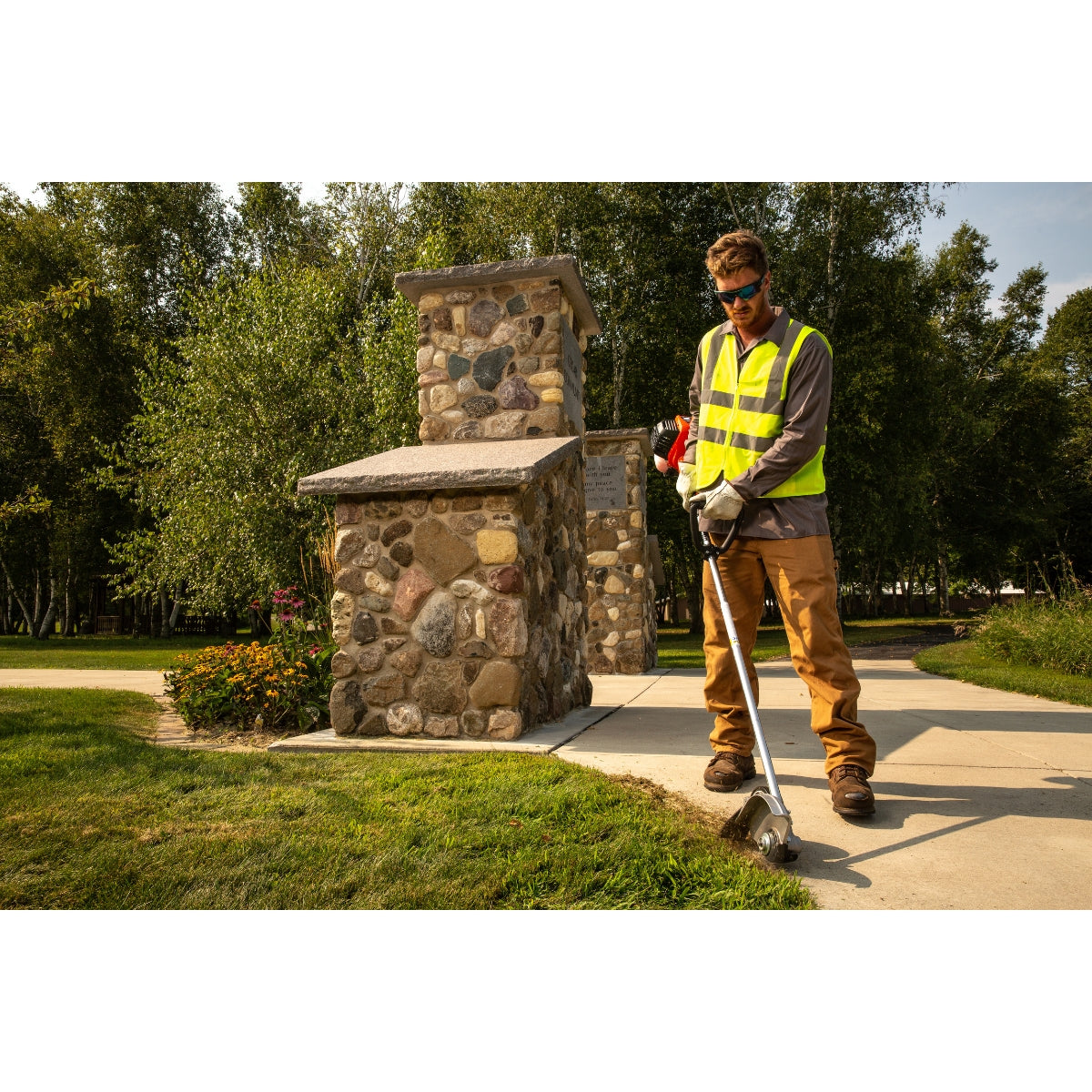 ECHO PE-2620S Straight-Shaft Edger Outside