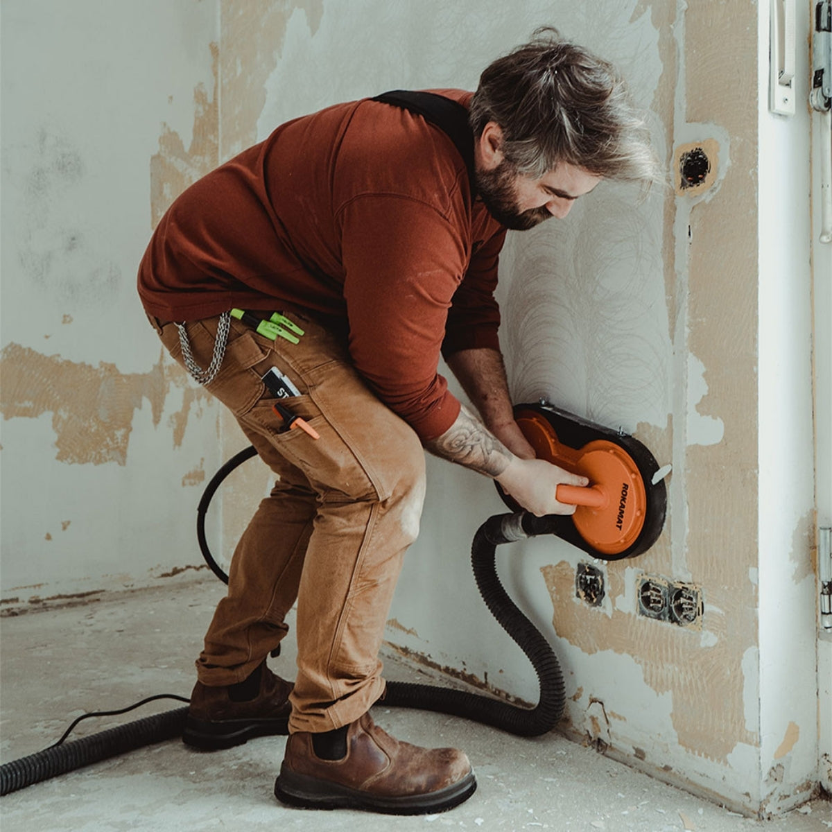 Rokamat Chameleon Universal Dual-Disc Grinding Machine In Action