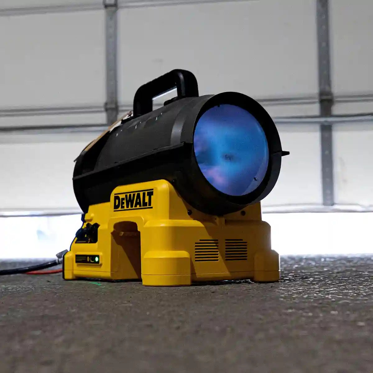 DeWalt 20V MAX 70000 BTU Cordless or Corded Forced Air Propane Heater