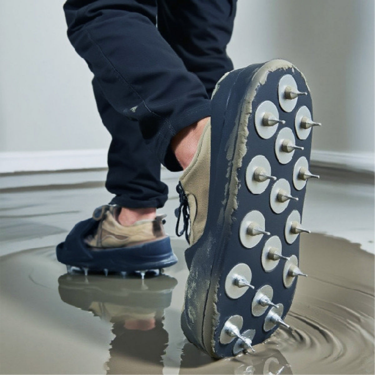 Bihui Tools Spike Shoes In Action 2