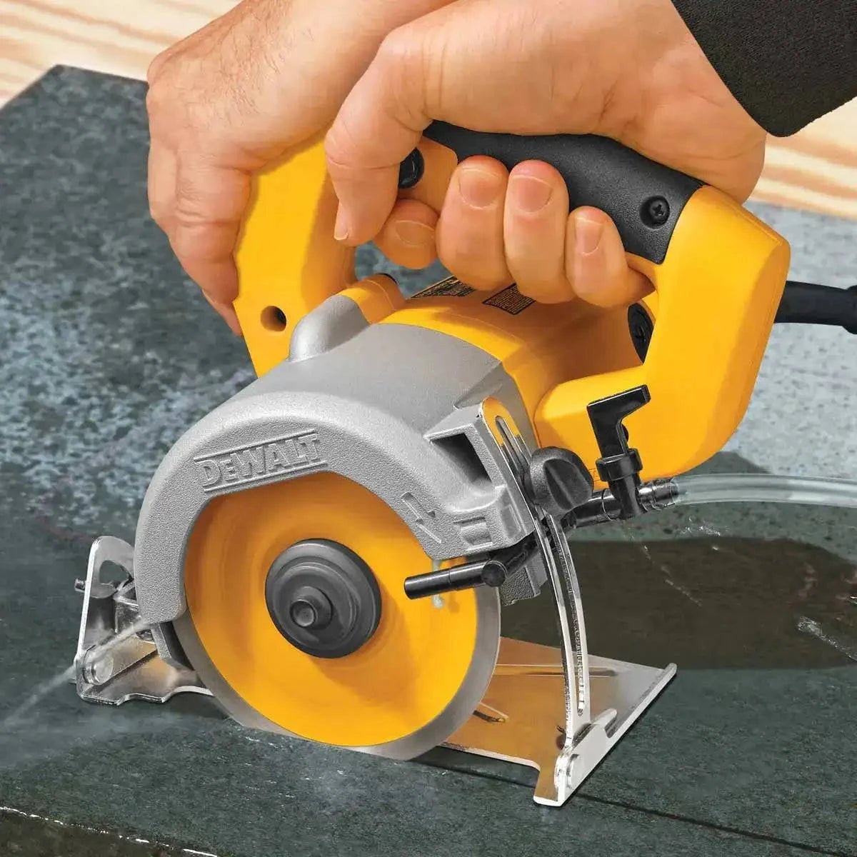 Dewalt Wet/Dry Tile Saw Cutting Stone