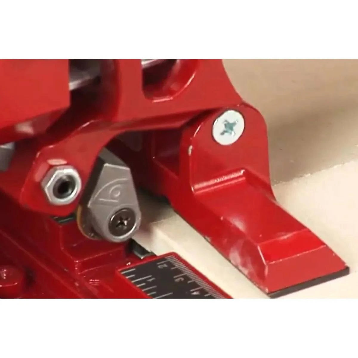 DTA Boss Pro Ishii Tile Cutter breaking feet