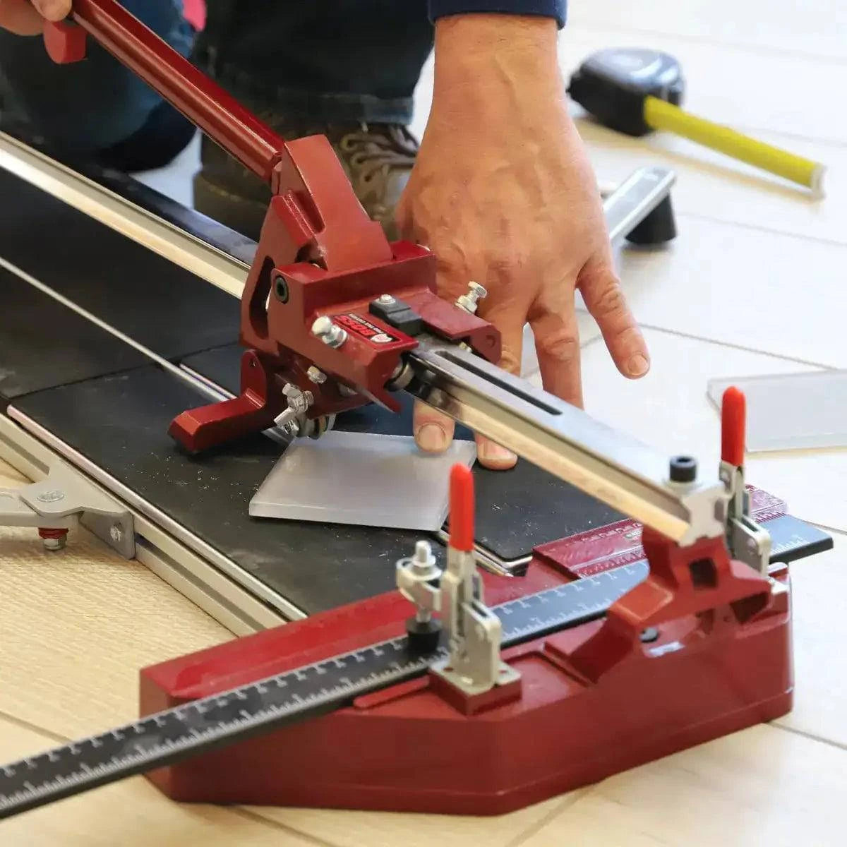 ardex DTA Boss Pro Ishii Tile Cutter cutting glass tile