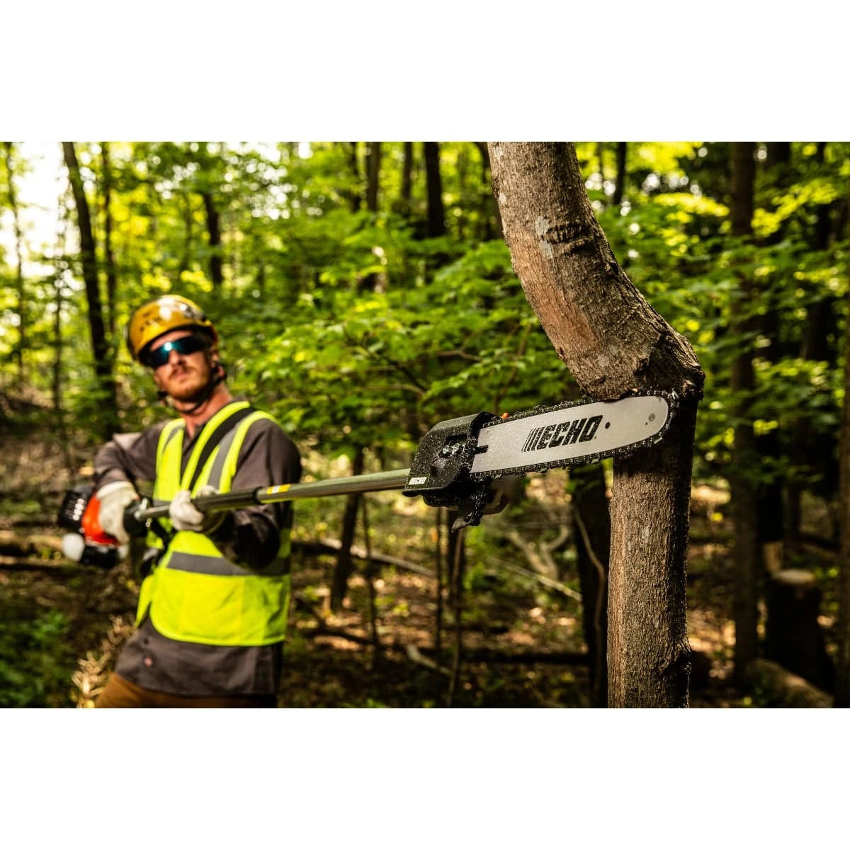 ECHO PPF-2620 Power Pruner Pole Saw In Use 3
