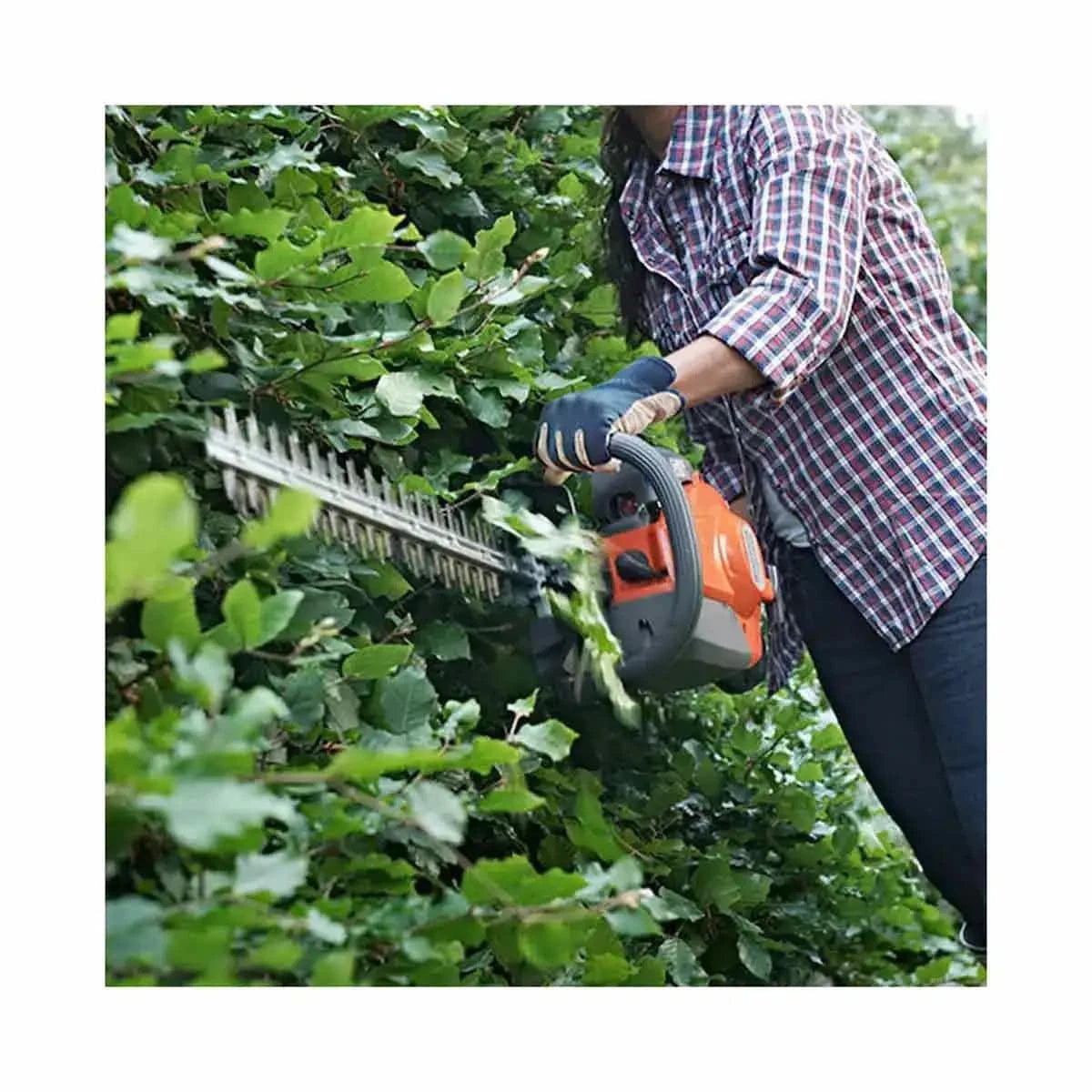 Low noise engine hedge trimmer, Long cutter bar, extended reach hedge trimmer gas powered