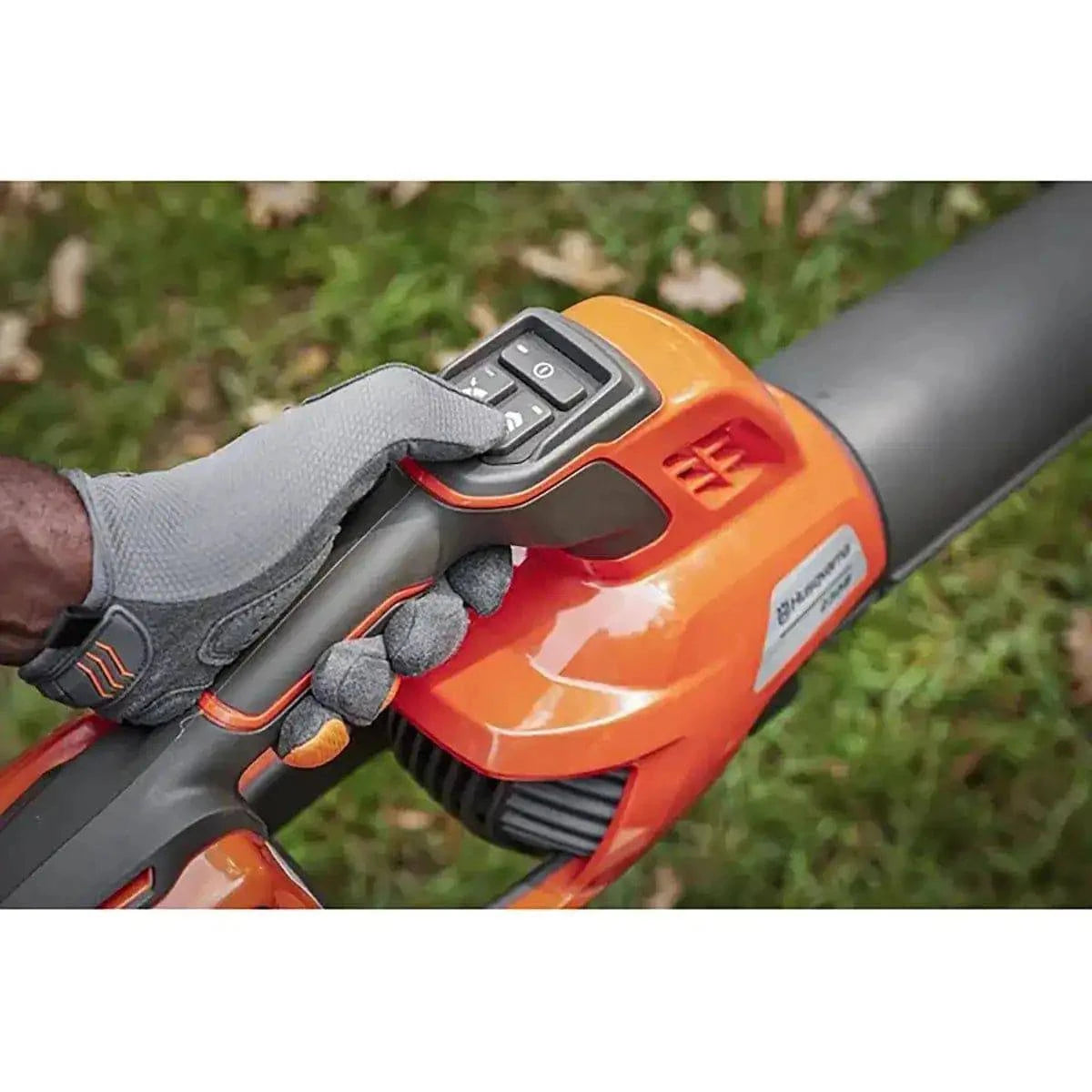 Husqvarna 230iB Leaf Blower Premium one-touch control pad with LED indicator