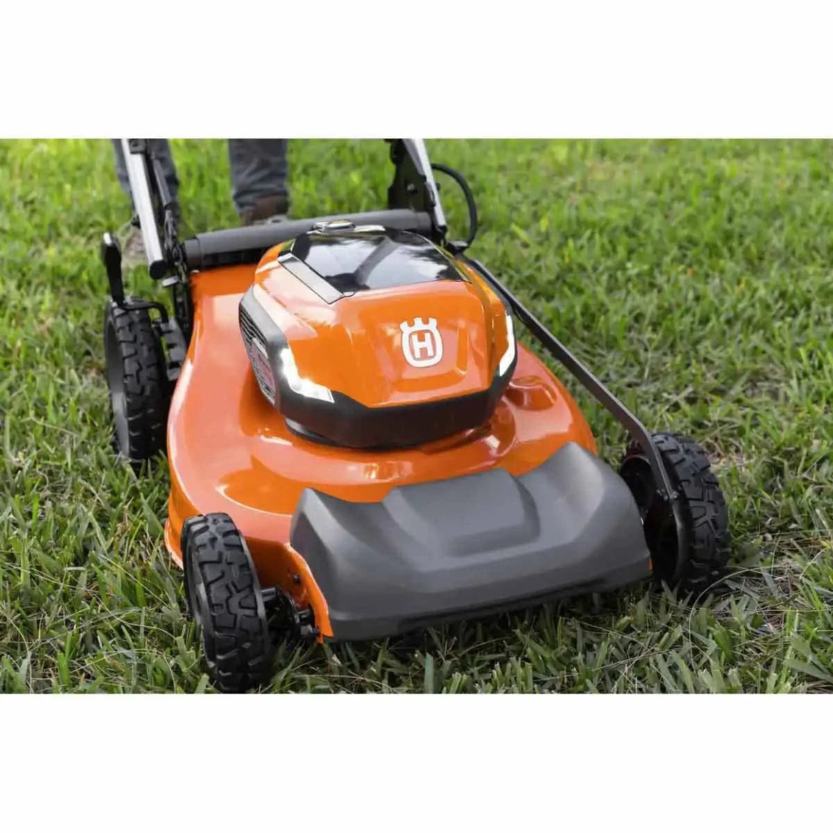 Husqvarna Lawn Xpert LE 322 Lawn Mower