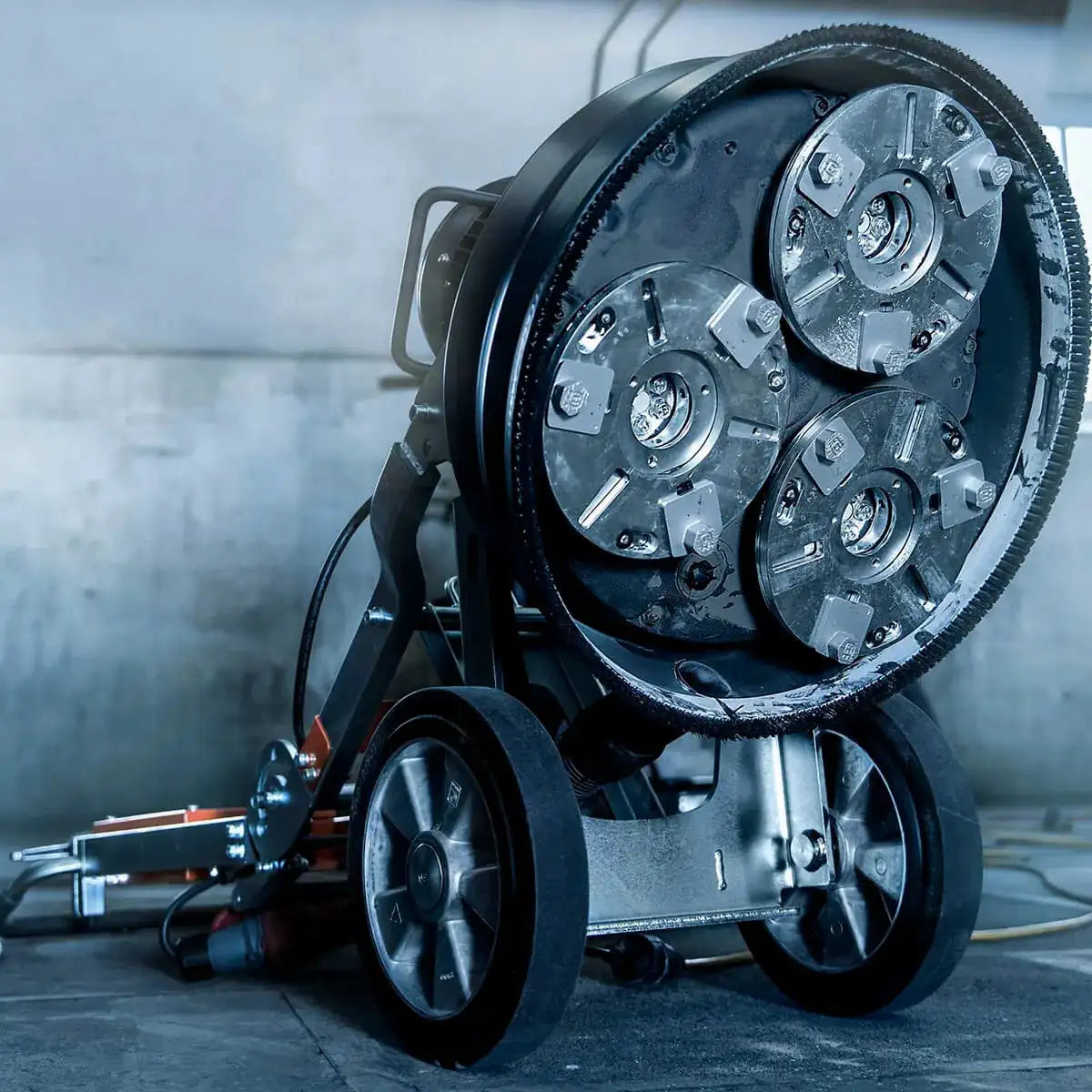 Husqvarna PG 510 is a planetary grinder self-adjusting floating cover with brush provides a tight seal protecting bearings and belts