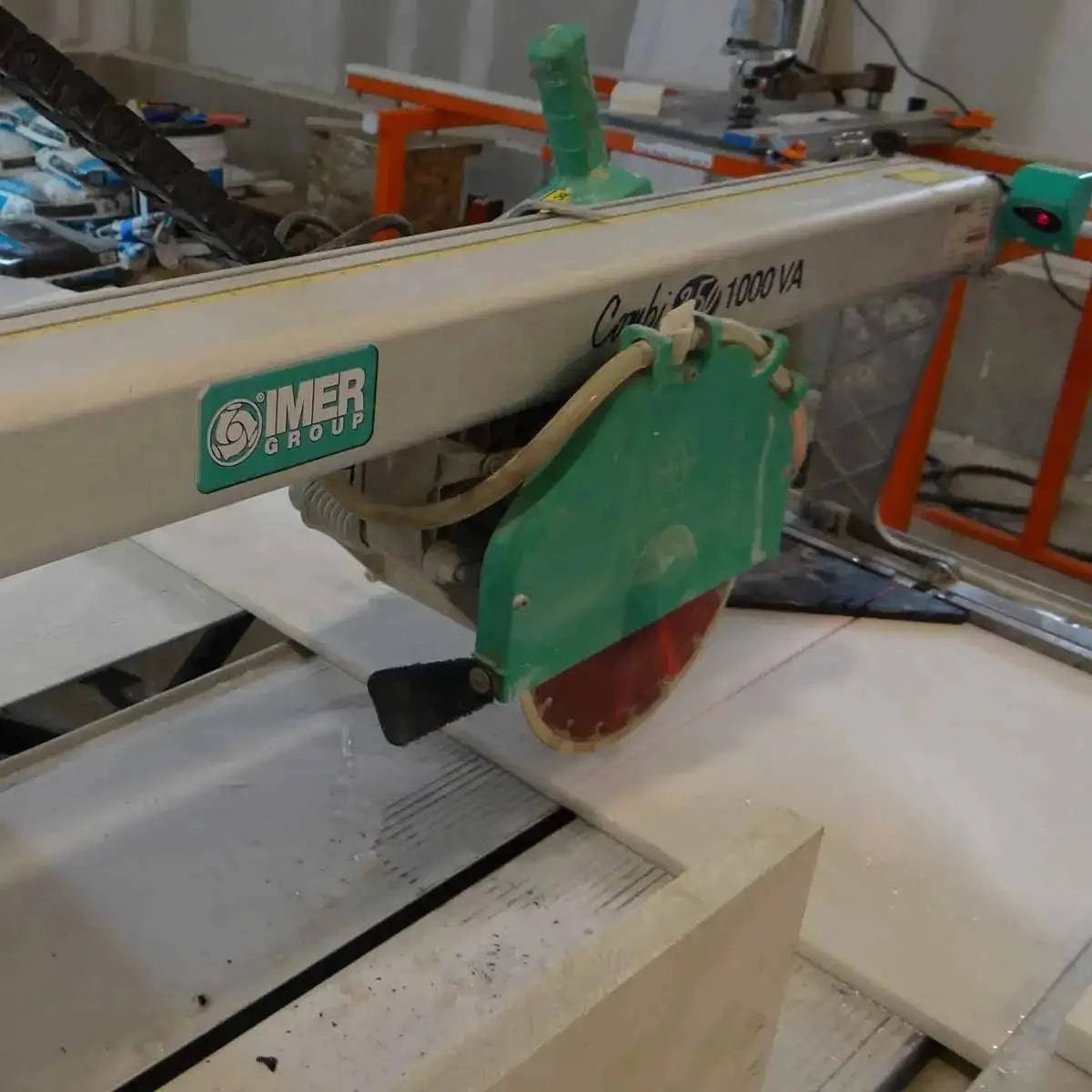 1188174 Imer Combi 250/1000VA Wet Saw cutting stone