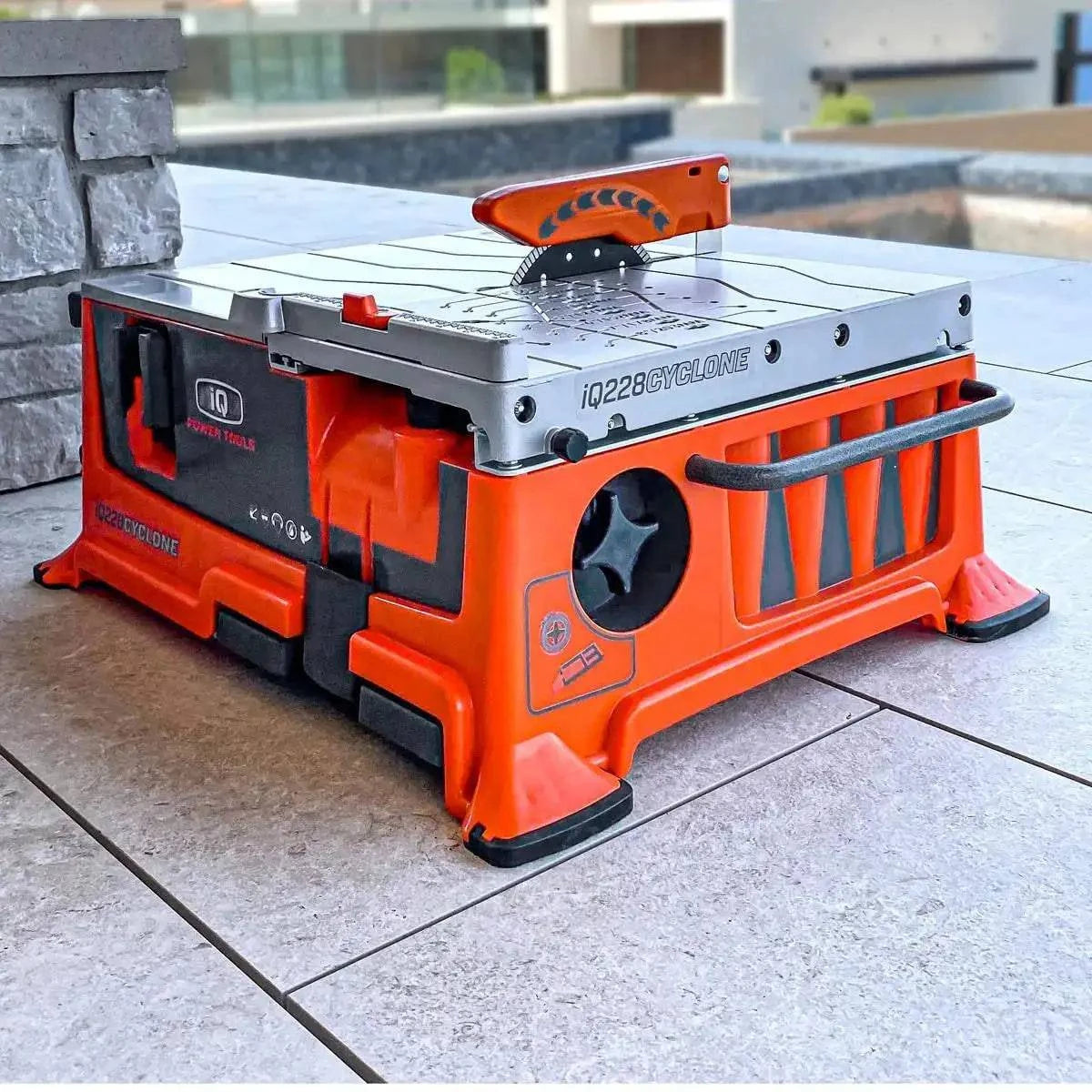 iq228 Q-Drive with Cool Cut Tile Technology