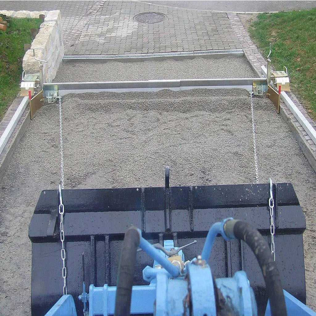 SandMAX I TAS-UNI Telescopic Screeding System Loader Pulling