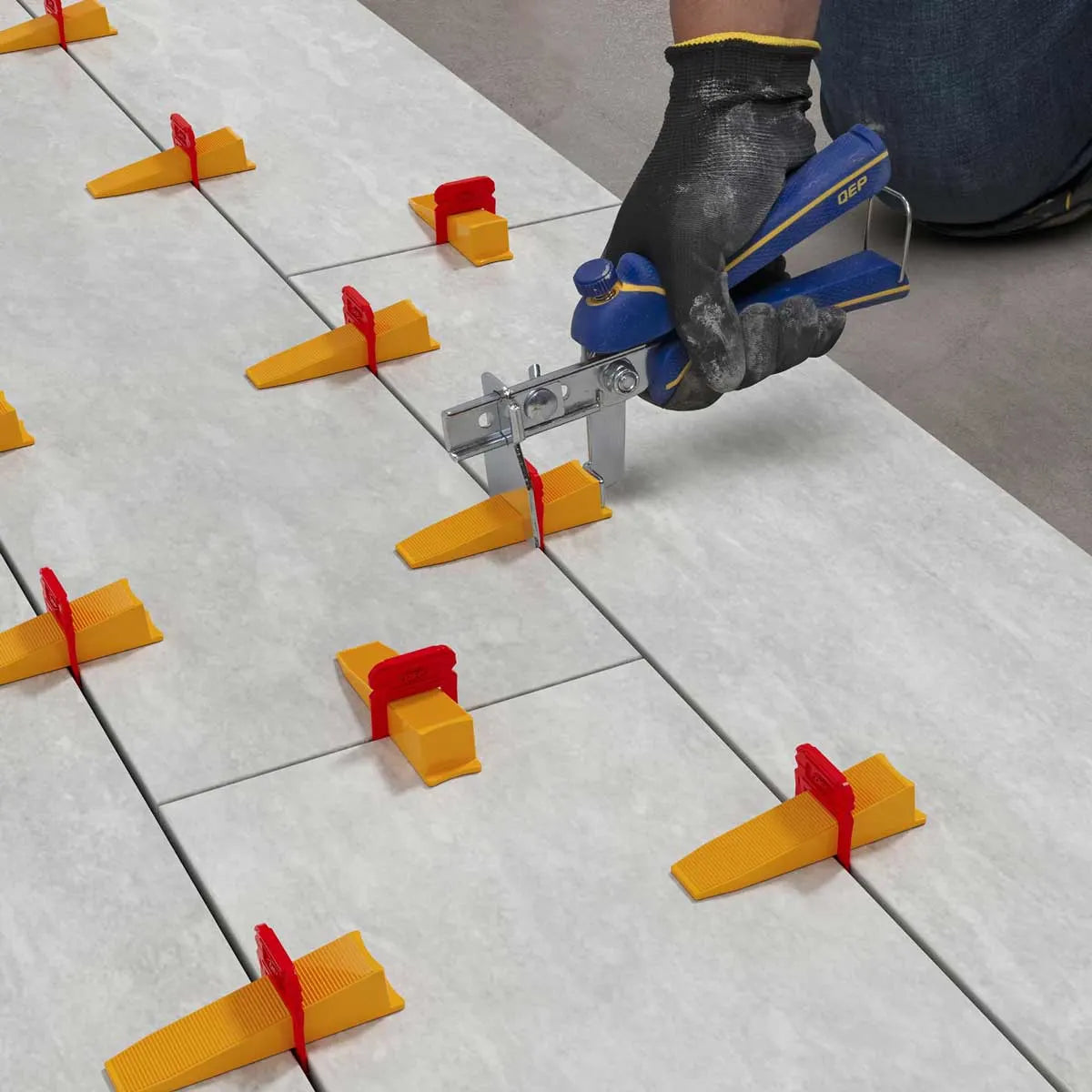 QEP leveling system clips with plier