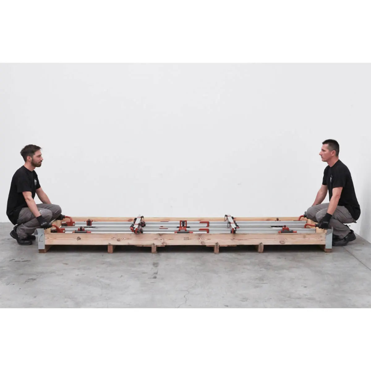 Lifting thin panel tile with Raimondi EASY-MOVE