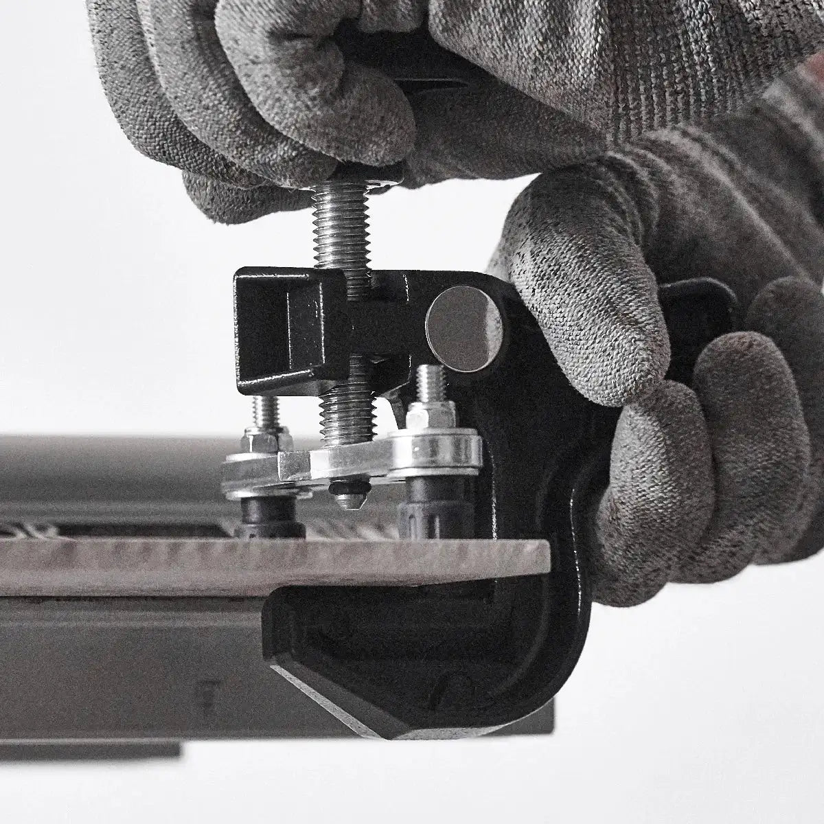 TCLFPLTRZ Raimondi Pliers For Thin Panel Tile can apply progressive and fine adjustment of pressure for avoiding shocks to the tile