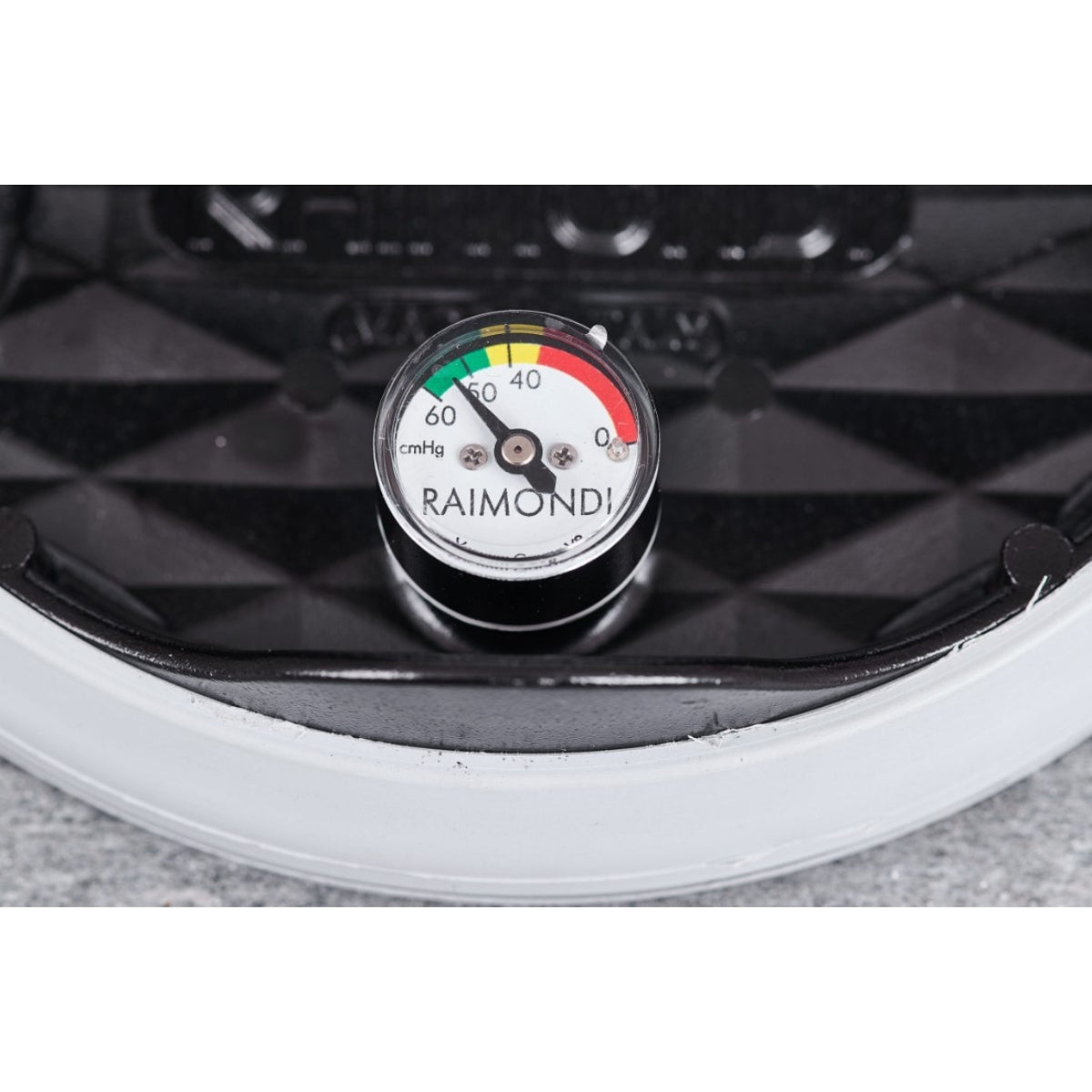 Raimondi RV Battery+ Suction Cup Analog Gauge 