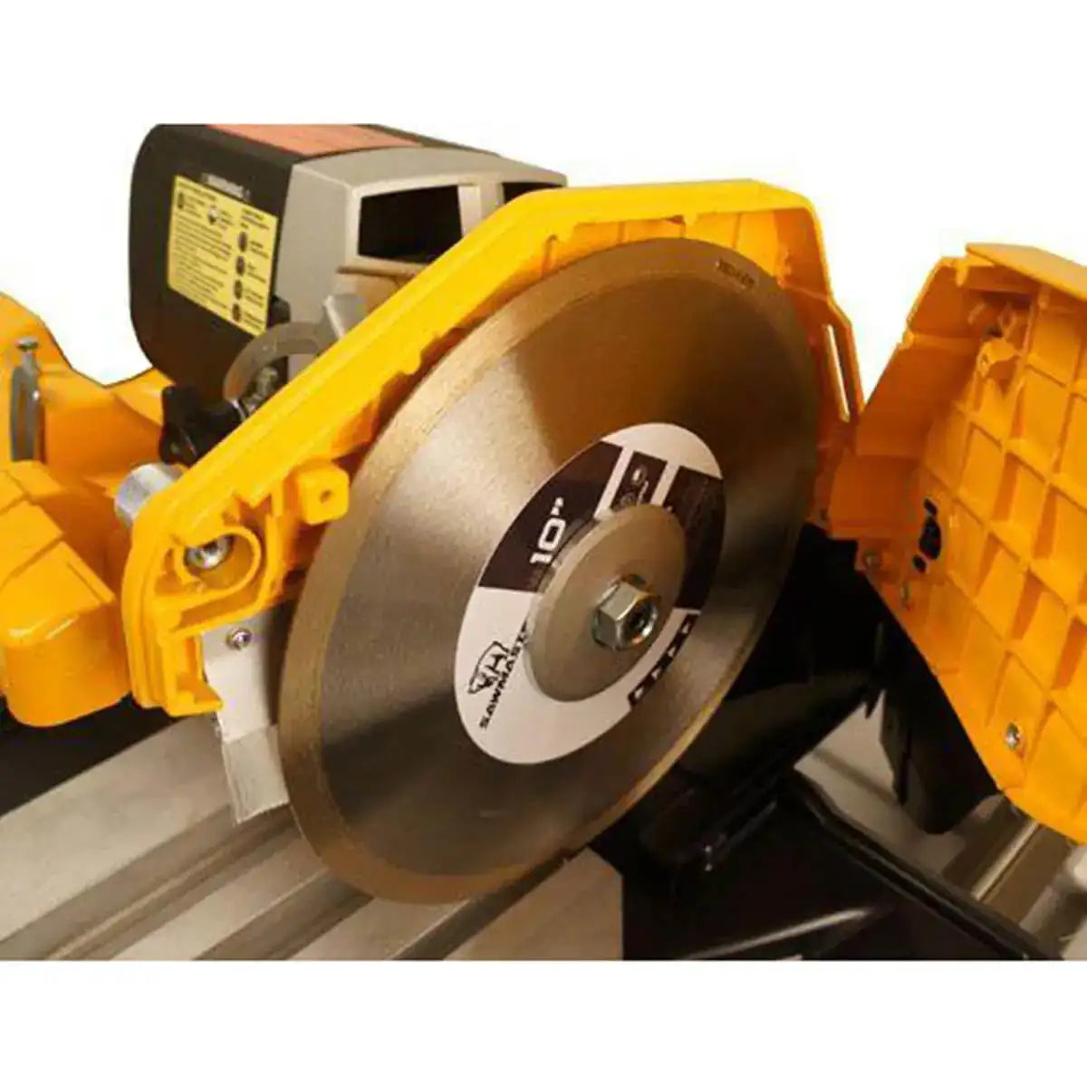 Quick release blade guard to quickly change diamond blades