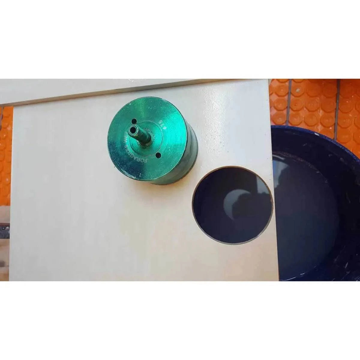 Tomecanic Wet Drill Bit Cuts Tile